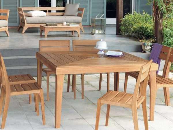 Стол деревянный обеденный Village