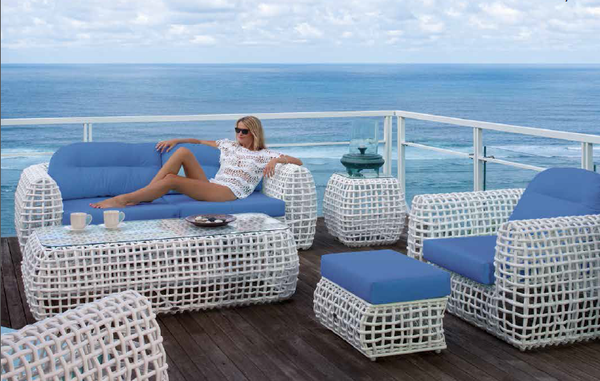 Стол плетеный со стеклом журнальный Dynasty