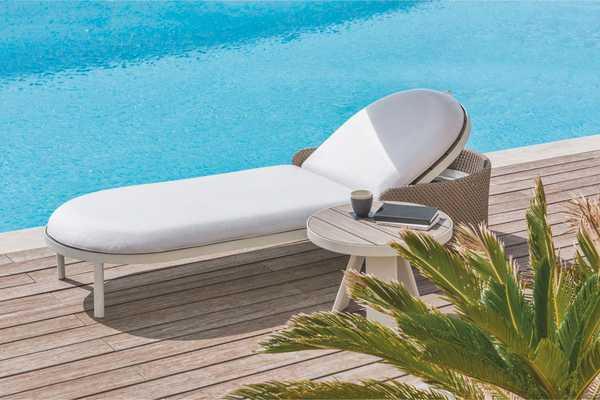 Лежак металлический Esedra