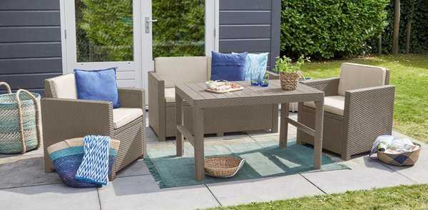 Стол пластиковый Lyon rattan table