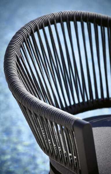 Кресло плетеное с подушкой Sofia