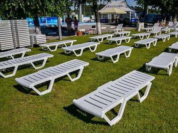 Лежак пластиковый. Дублин 2025 г.