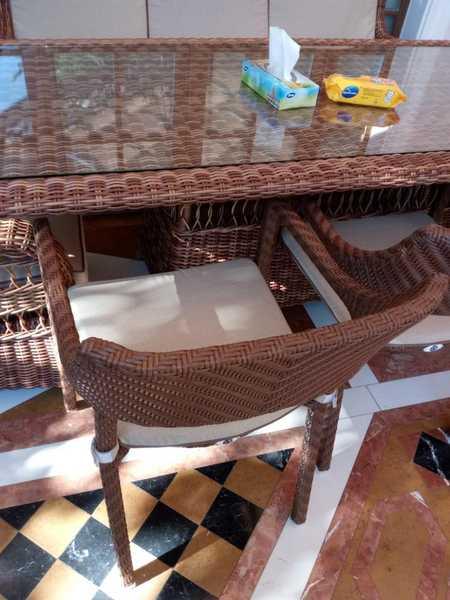 Стол плетеный со стеклом Ebony