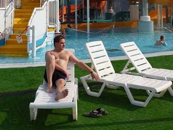 Лежак пластиковый. Дублин 2025 г.