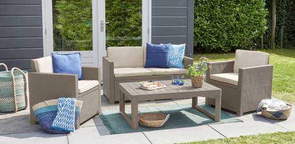 Стол пластиковый Lyon rattan table