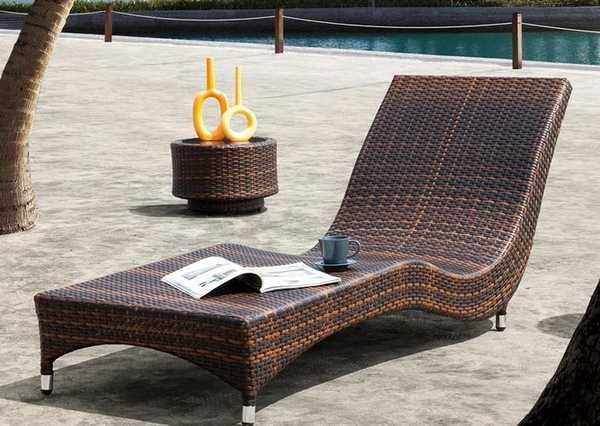 Стол плетеный со стеклом кофейный Valencia