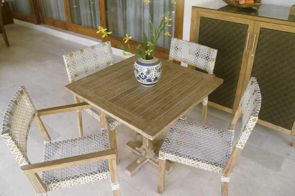 Стол деревянный обеденный Bistrot