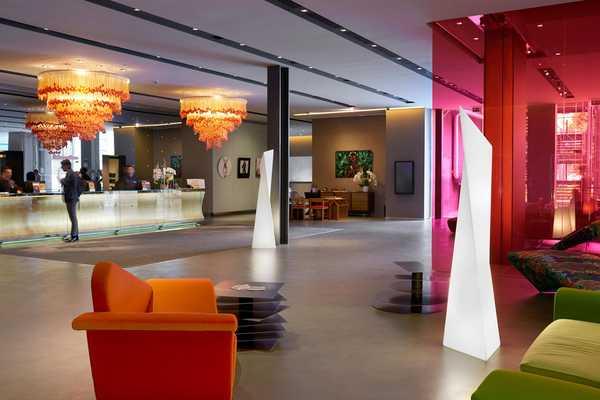 Светильник пластиковый напольный, Manhattan