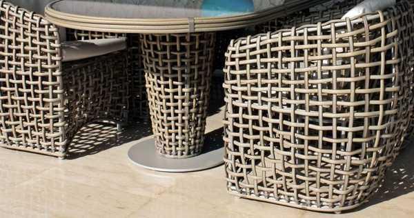 Стол плетеный со стеклом Dynasty