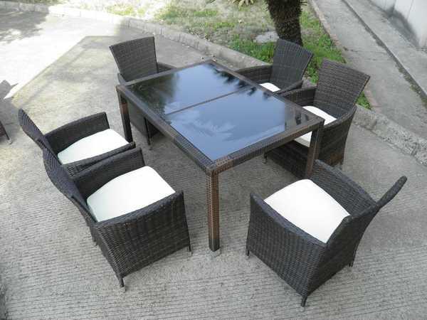 Стол плетеный со стеклом обеденный