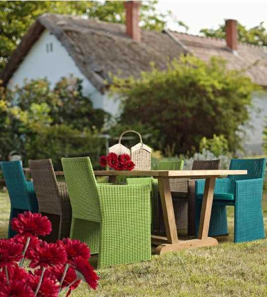 Кресло плетеное с подушкой Abigail