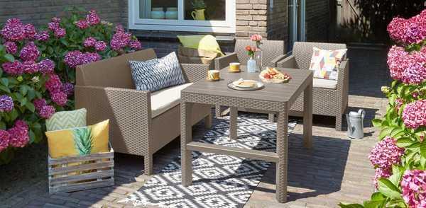 Стол пластиковый Lyon rattan table