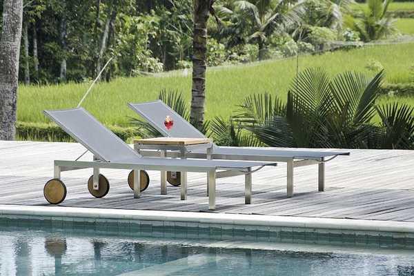 Стол деревянный журнальный Berbeda