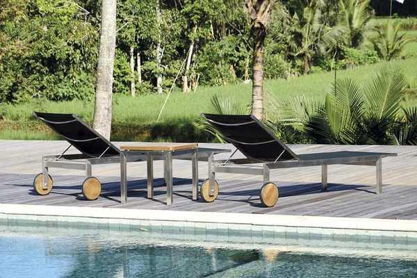 Стол деревянный журнальный Berbeda