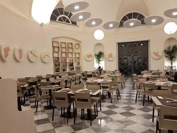 Стул пластиковый Natural Maxi Diva technopolymer