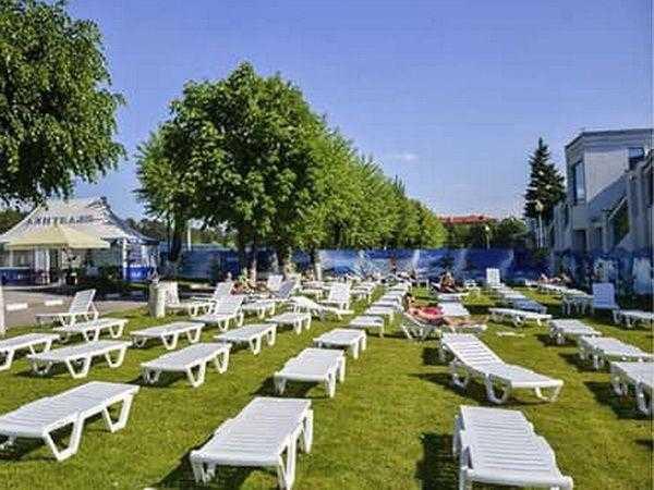 Лежак пластиковый. Дублин 2025 г.