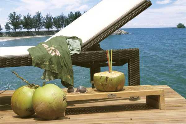 Шезлонг-лежак плетеный Tonga