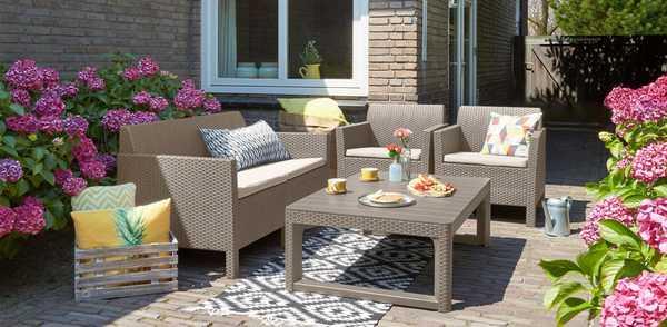 Стол пластиковый Lyon rattan table