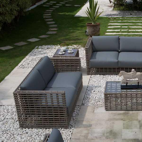 Стол плетеный со стеклом журнальный Castries