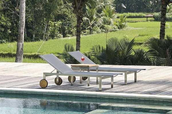 Стол деревянный журнальный Berbeda