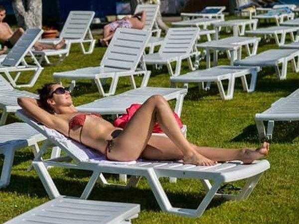 Лежак пластиковый. Дублин 2025 г.