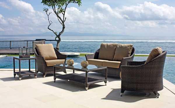 Стол плетеный со стеклом журнальный Malta