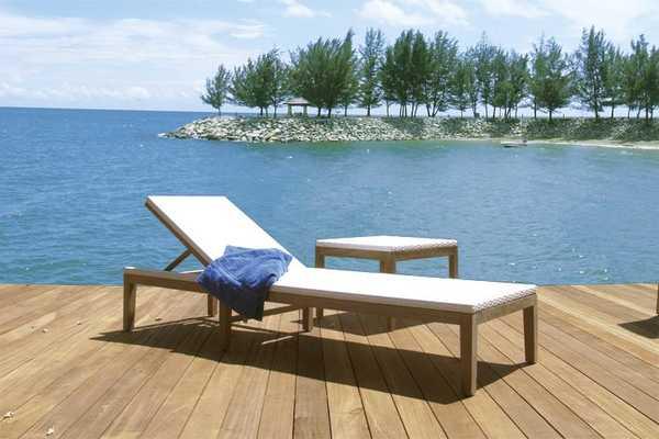 Стол плетеный журнальный Fiji