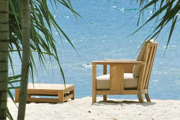 Стол деревянный журнальный Saint Laurent