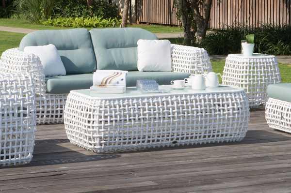 Стол плетеный со стеклом журнальный Dynasty