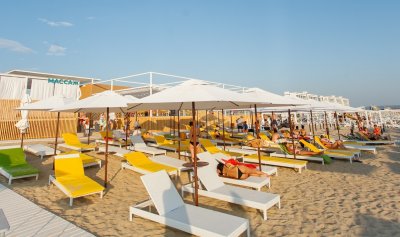 Пляжный зонт Буревестник. Пляжный круглый зонт диаметром 3,0 м (шесть спиц). 2025 г.