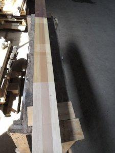 Брус сосны клееный цельноламельный.