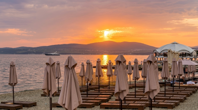 Пляжный зонт Кайра. Зонт диаметром 2,5 м, 6 спиц, блочное открывание. 2024 г.