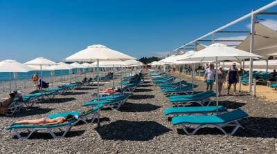 Пляжный зонт Кайра. Зонт диаметром 2,5 м, 6 спиц, блочное открывание. 2024 г.