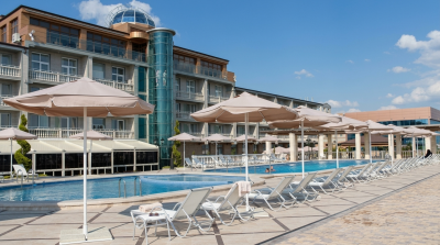 Пляжный зонт Кайра. Зонт диаметром 2,5 м, 6 спиц, блочное открывание. 2024 г.