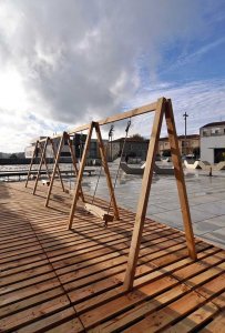 ДЕРЕВЯННЫЕ ПЛЯЖНЫЕ КАЧЕЛИ