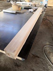 Брус сосны клееный цельноламельный.