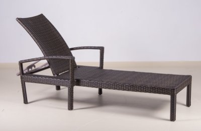 Шезлонг с подлокотниками ВАЙГАЧ 2025