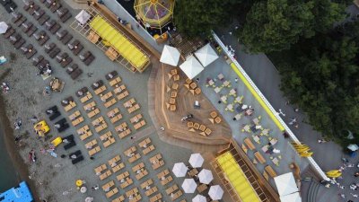 Зонт пляжный Чайка. Зонт 2х2 м. с центральной стойкой. Идеальный для зоны бассейна зонт. 2025 г.