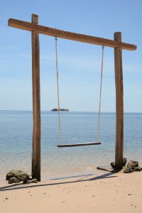 ДЕРЕВЯННЫЕ ПЛЯЖНЫЕ КАЧЕЛИ