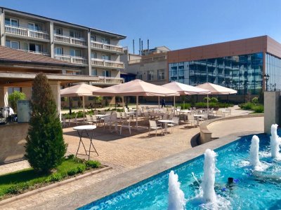 Зонт для кафе телескопический 4х4 м. 2024 г.