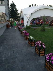 Уличные кашпо для растений