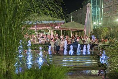 Зонт для кафе телескопический 4х4 м. 2024 г.