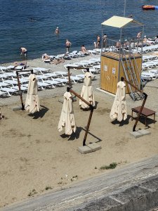 Зонт с боковой деревянной опорой. Малый Помор. Размер купола 3х3 м. 2025 г.