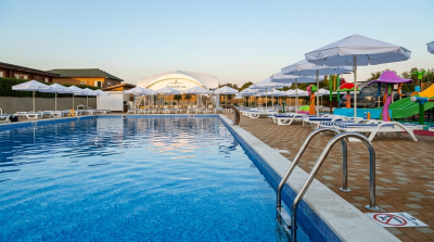 Пляжный зонт Кайра. Зонт диаметром 2,5 м, 6 спиц, блочное открывание. 2024 г.