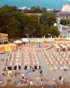 Пляжный зонт Кайра. Зонт диаметром 2,5 м, 6 спиц, блочное открывание. 2024 г.