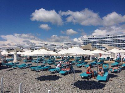 Пляжный зонт Кайра. Зонт диаметром 2,5 м, 6 спиц, блочное открывание. 2024 г.