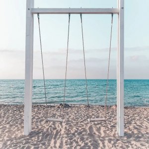 ДЕРЕВЯННЫЕ ПЛЯЖНЫЕ КАЧЕЛИ