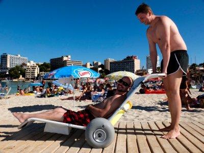 Пляж для инвалидов комплексно оборудованный на прием 10 инвалидов-колясочников