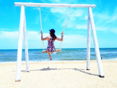 ДЕРЕВЯННЫЕ ПЛЯЖНЫЕ КАЧЕЛИ