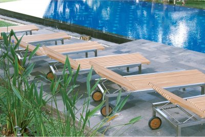 Шезлонг-лежак деревянный Adamas